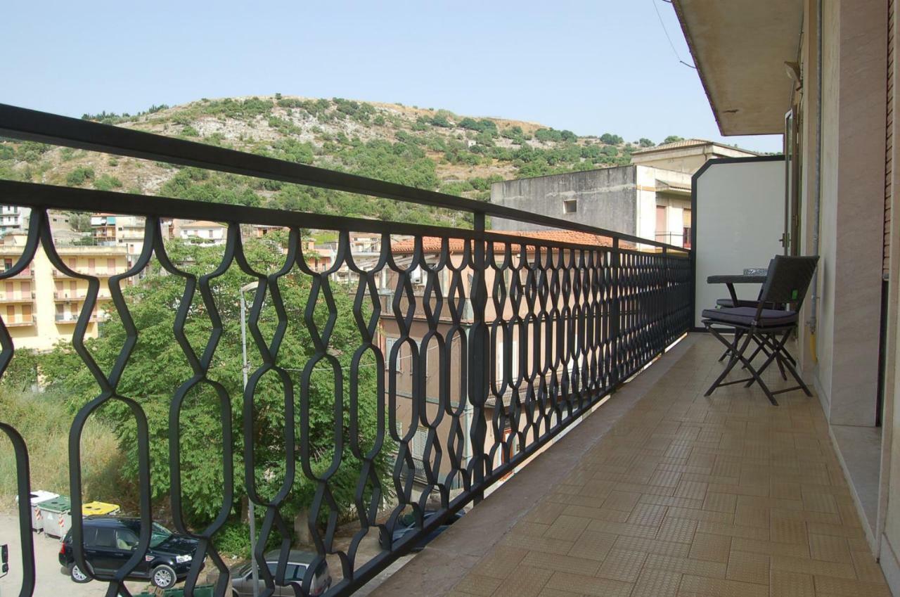 Casa Fontana Villa Modica Eksteriør bilde
